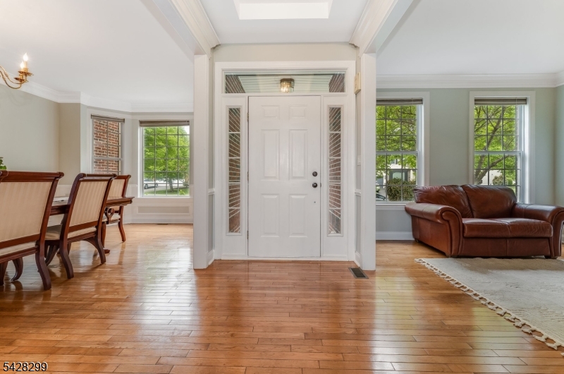 87 Crestview Dr