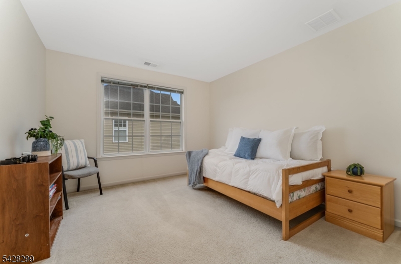 87 Crestview Dr