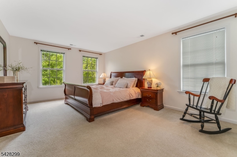 87 Crestview Dr