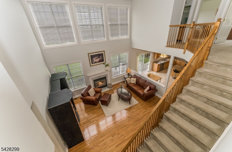 87 Crestview Dr