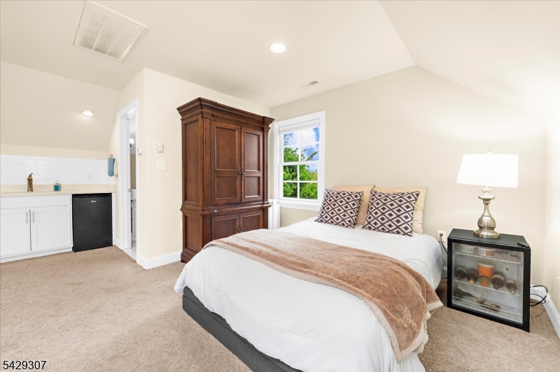 313 Ridge Rd