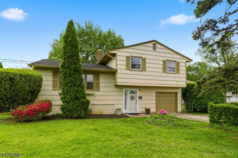 2 Moryan Rd