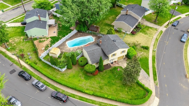 2 Moryan Rd