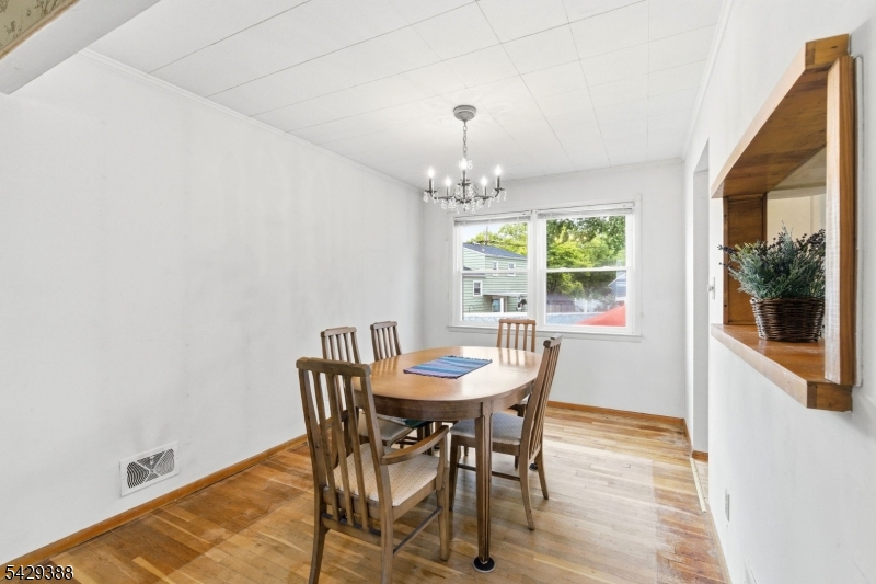 2 Moryan Rd