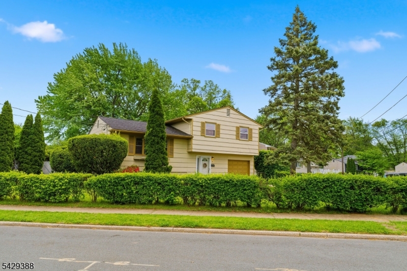 2 Moryan Rd