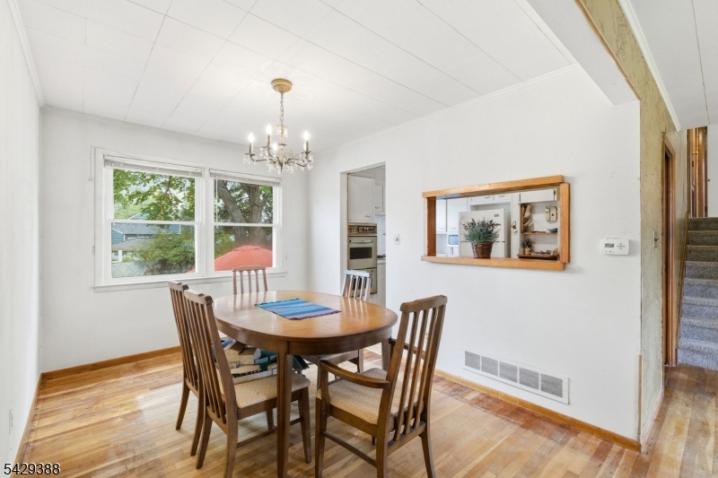 2 Moryan Rd