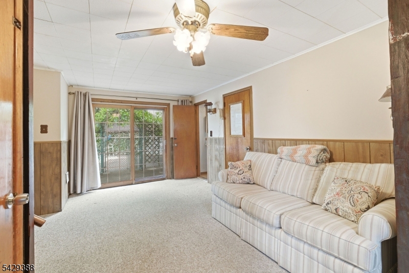 2 Moryan Rd