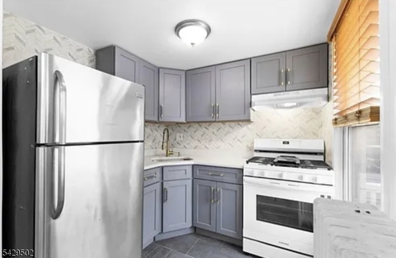 31 Glen Ave