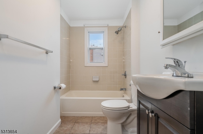 66 Carpenter St 2