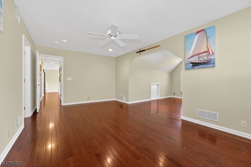 38 Grove Farm Rd