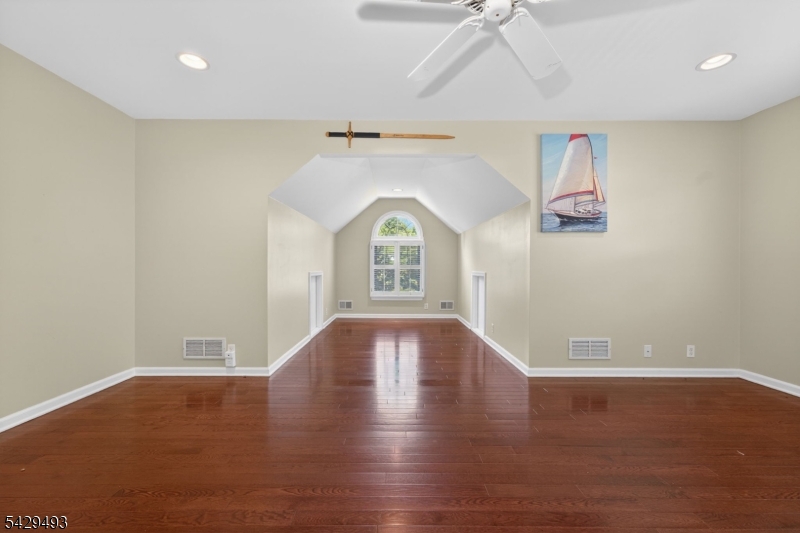 38 Grove Farm Rd