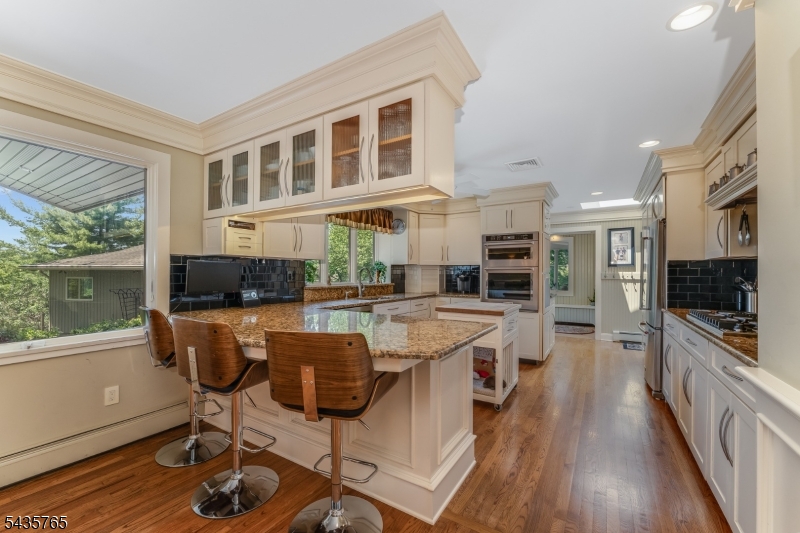 219 W Valley Brook Rd