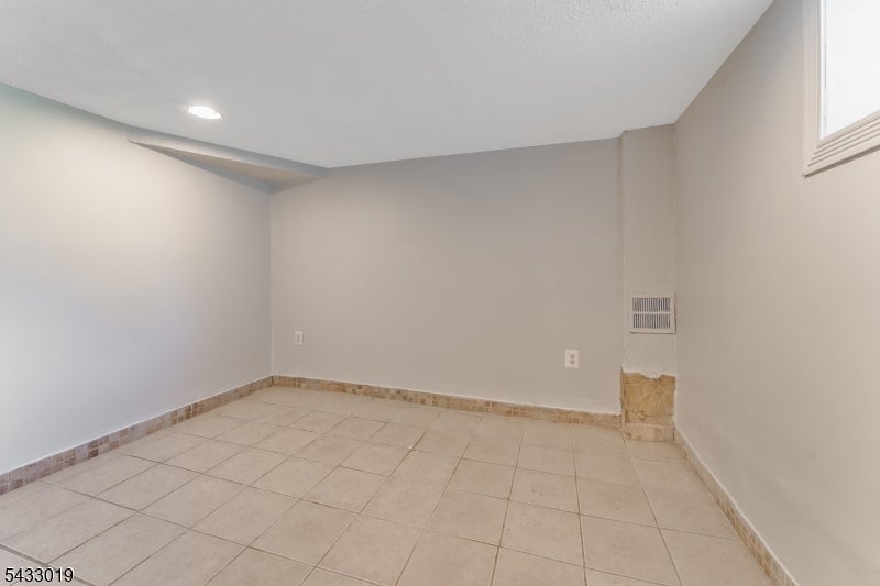 19 Columbus Cir