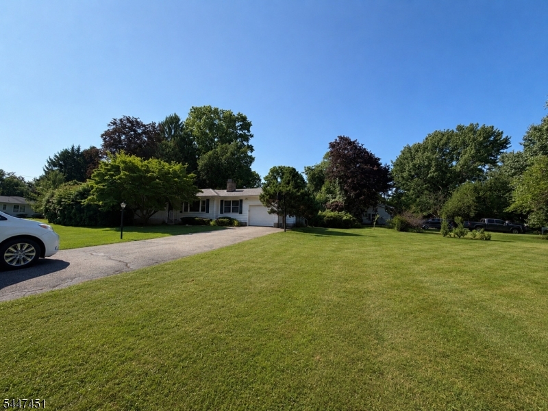 2 Glenway Dr