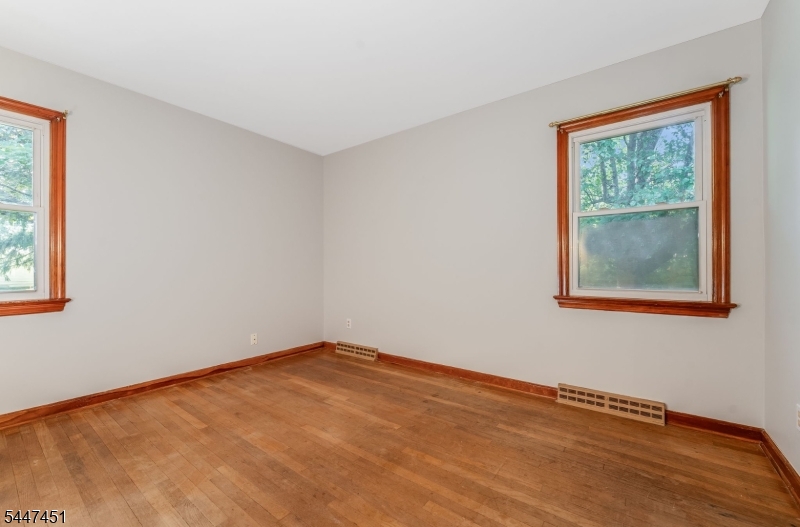 2 Glenway Dr