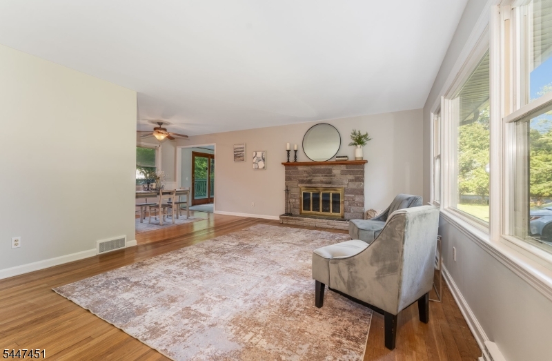 2 Glenway Dr