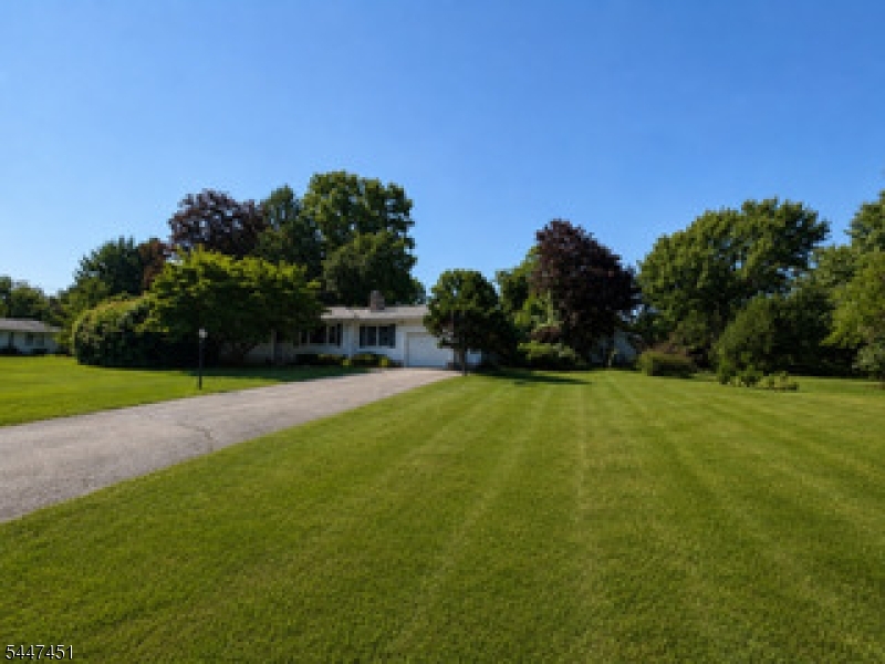 2 Glenway Dr