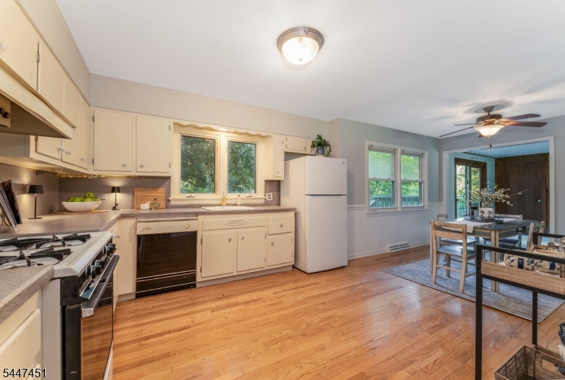 2 Glenway Dr