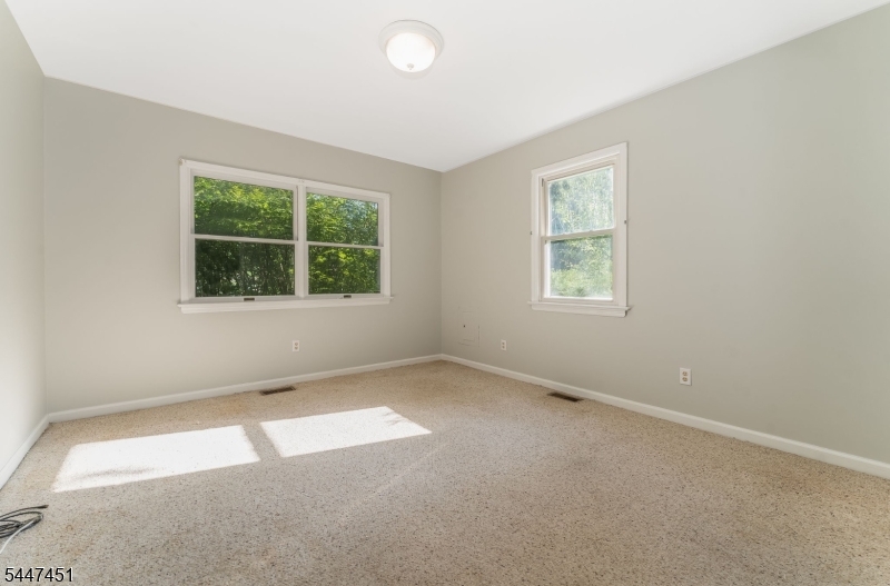 2 Glenway Dr
