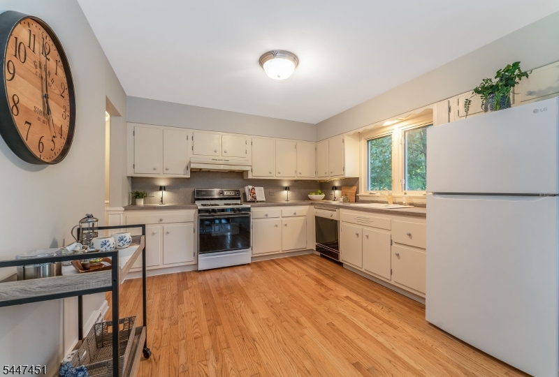 2 Glenway Dr