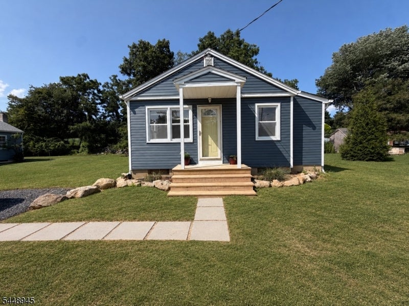 6 Maple Ln