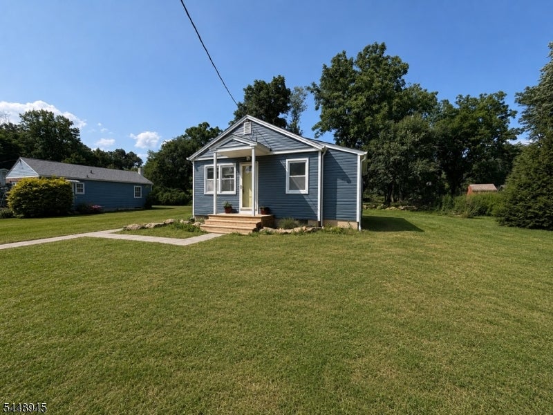 6 Maple Ln
