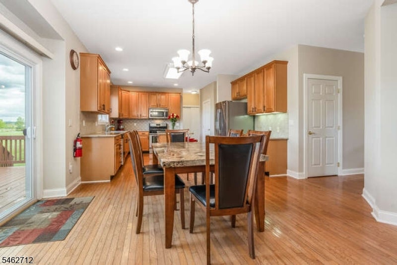 81 Crestview Dr