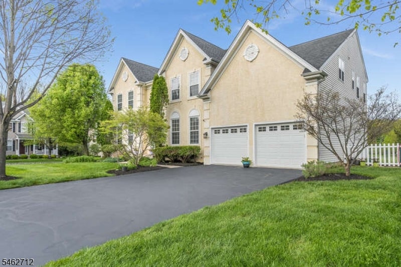 81 Crestview Dr