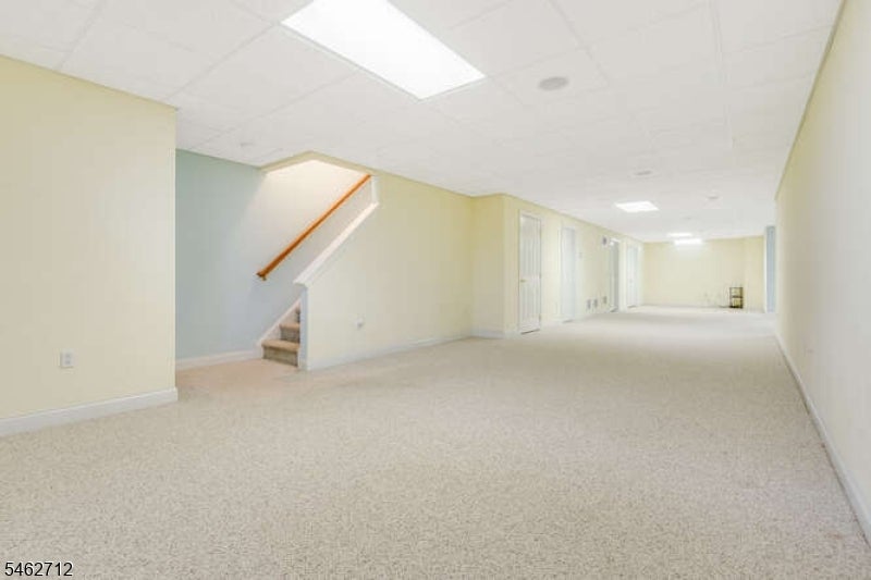 81 Crestview Dr