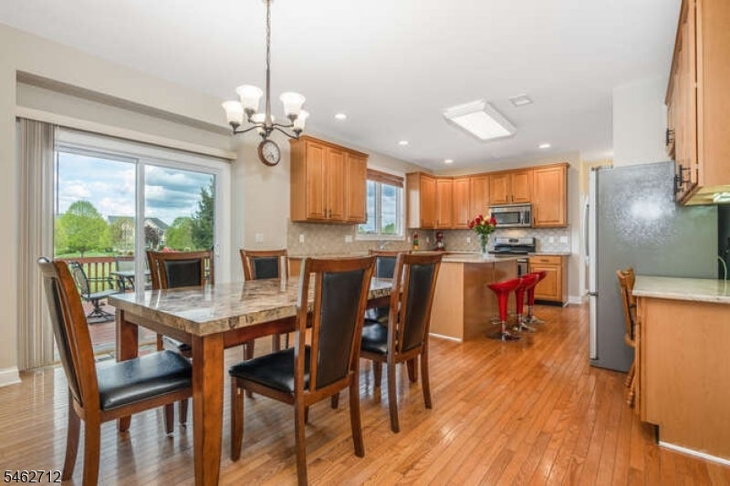 81 Crestview Dr
