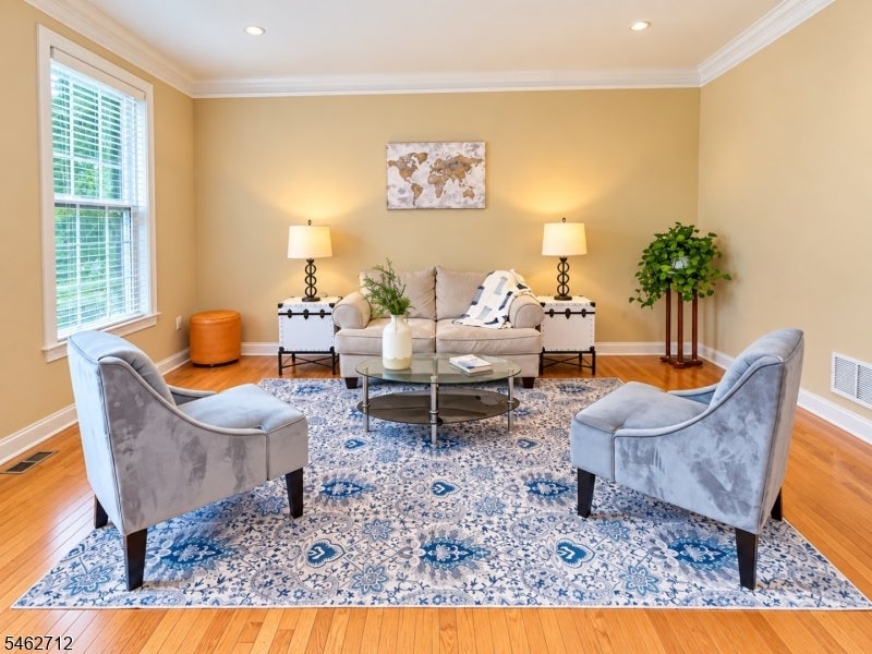 81 Crestview Dr