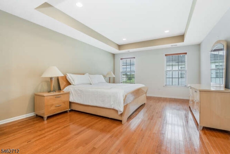 81 Crestview Dr