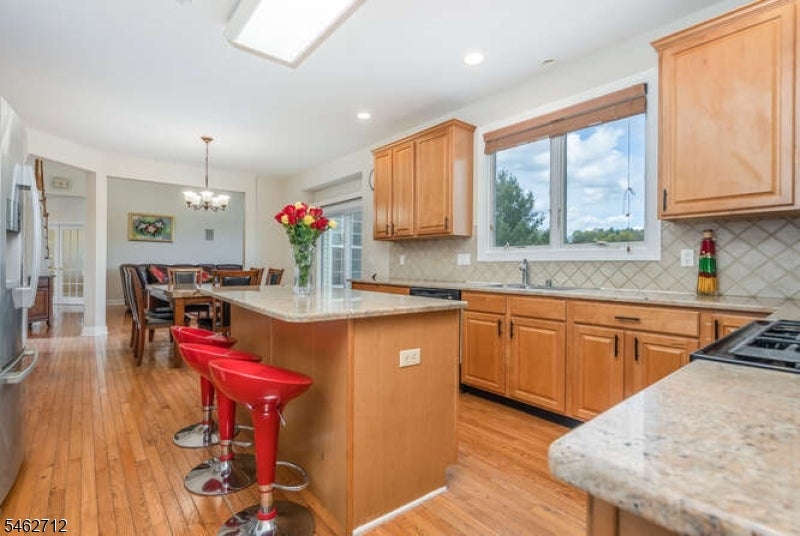 81 Crestview Dr
