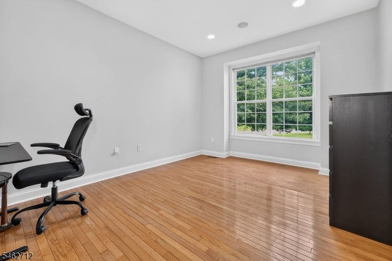 81 Crestview Dr