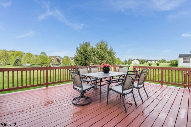 81 Crestview Dr