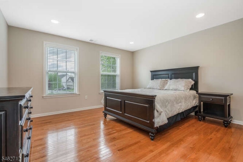 81 Crestview Dr