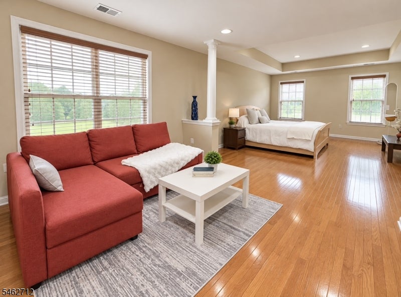 81 Crestview Dr