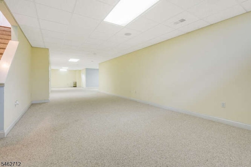 81 Crestview Dr