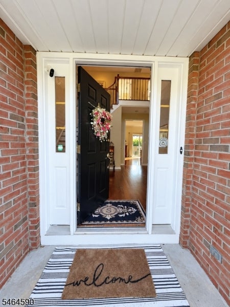 8 Chaucer Dr