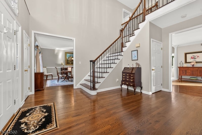 8 Chaucer Dr
