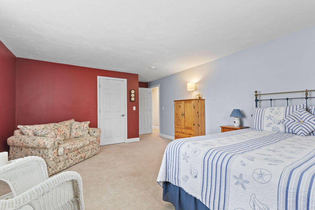 72 Dillingham Avenue