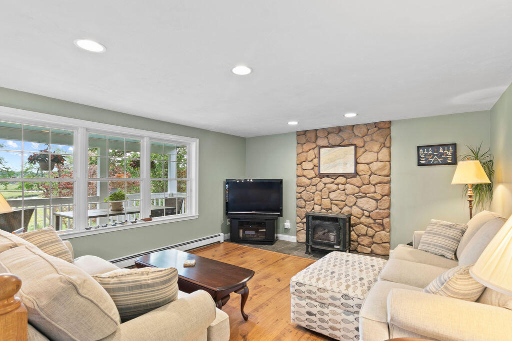 72 Dillingham Avenue