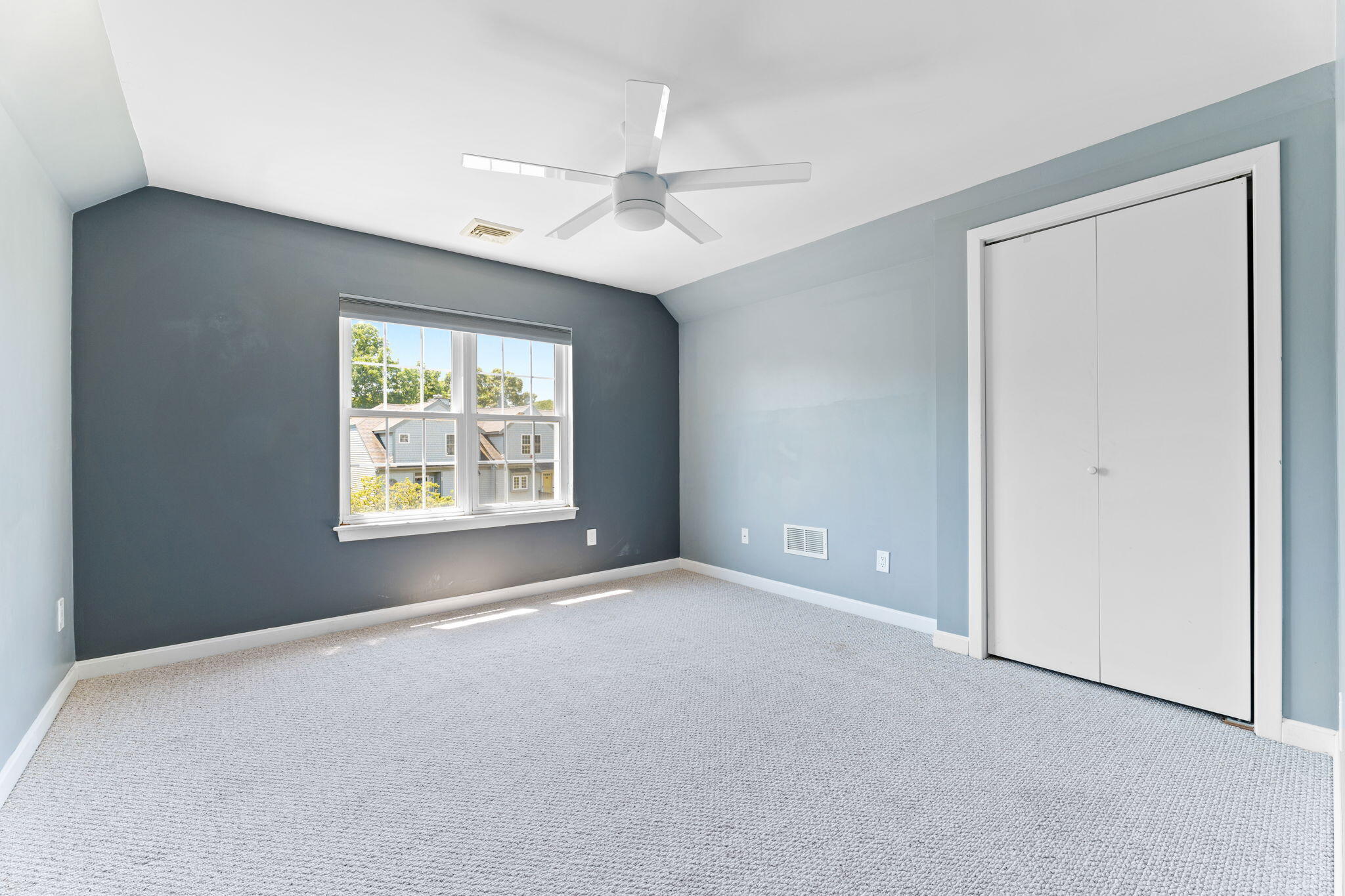 174 Queen Street Unit: 2EU