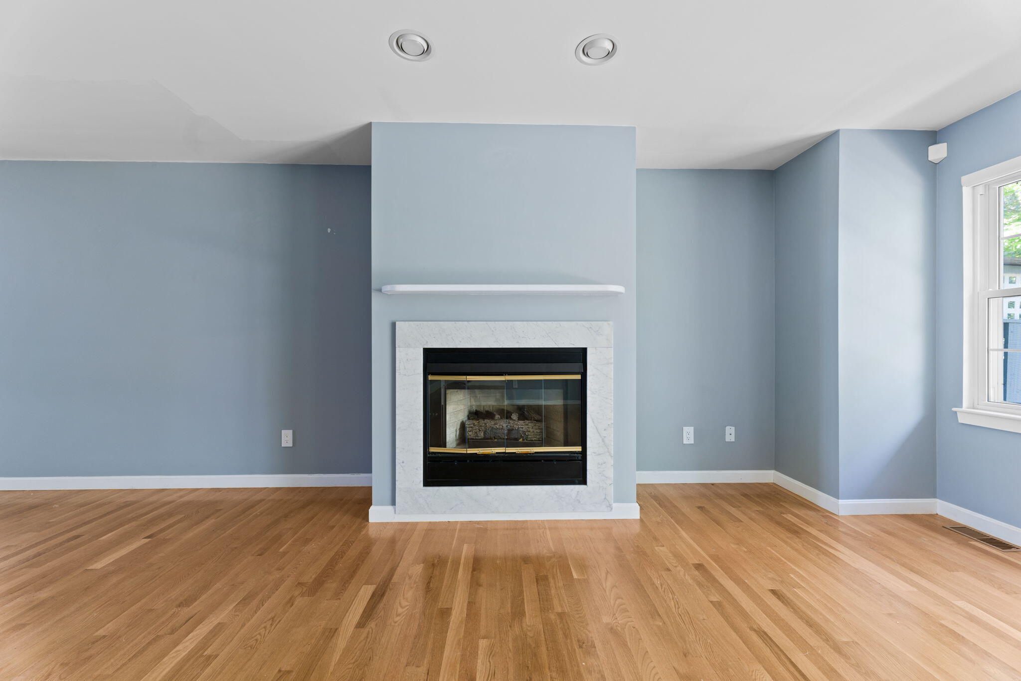 174 Queen Street Unit: 2EU