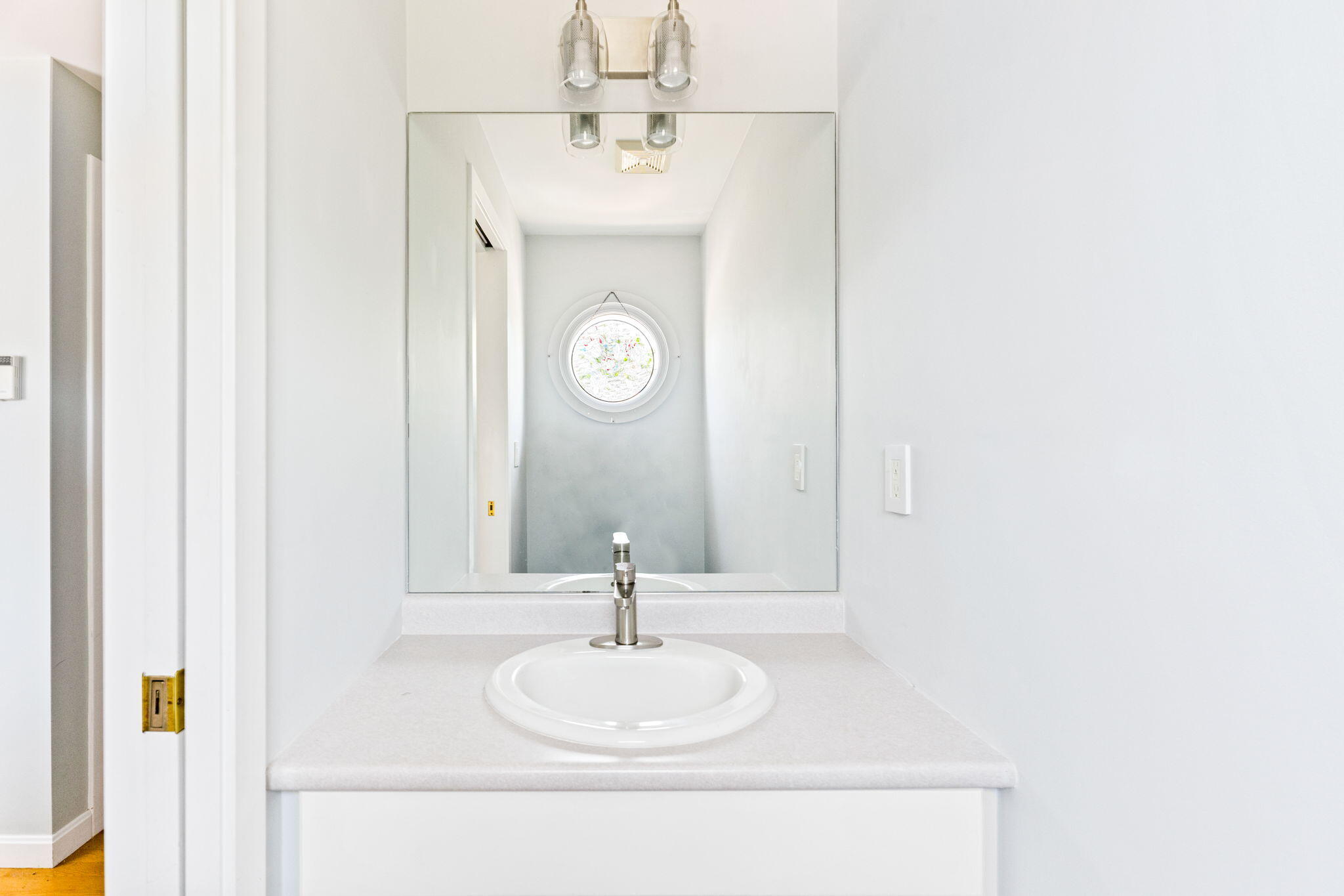 174 Queen Street Unit: 2EU