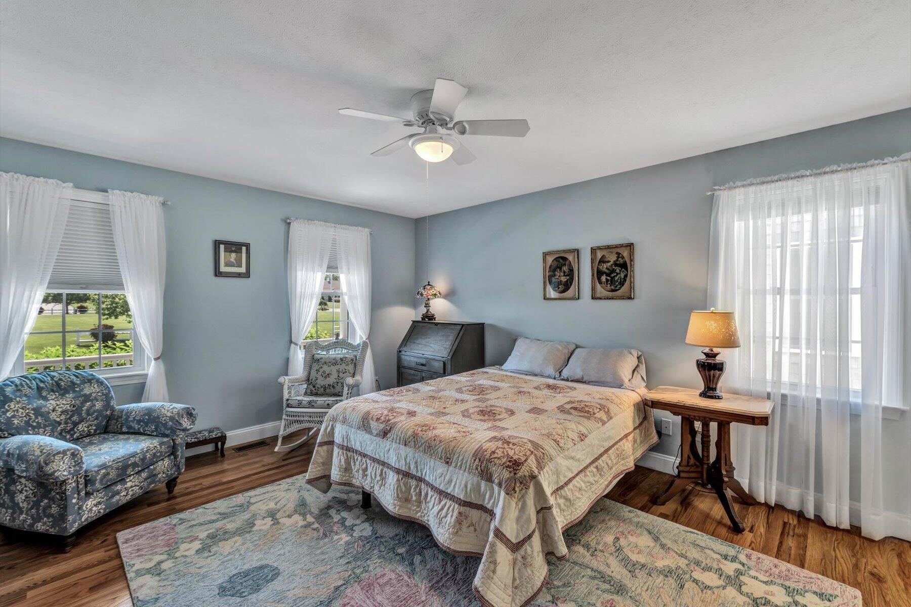 110 Altons Lane Unit: 3BU