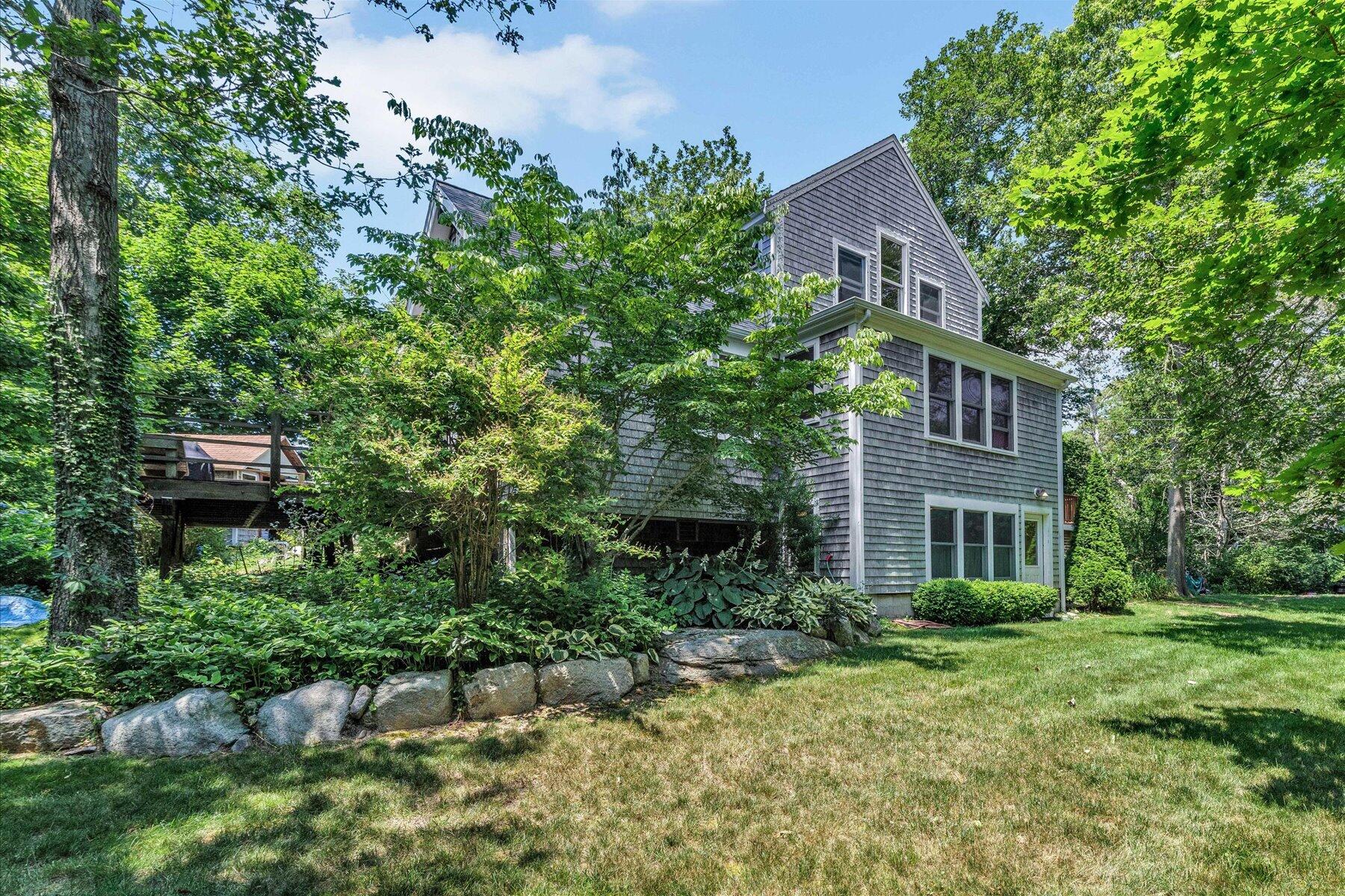 60 Quissett Avenue