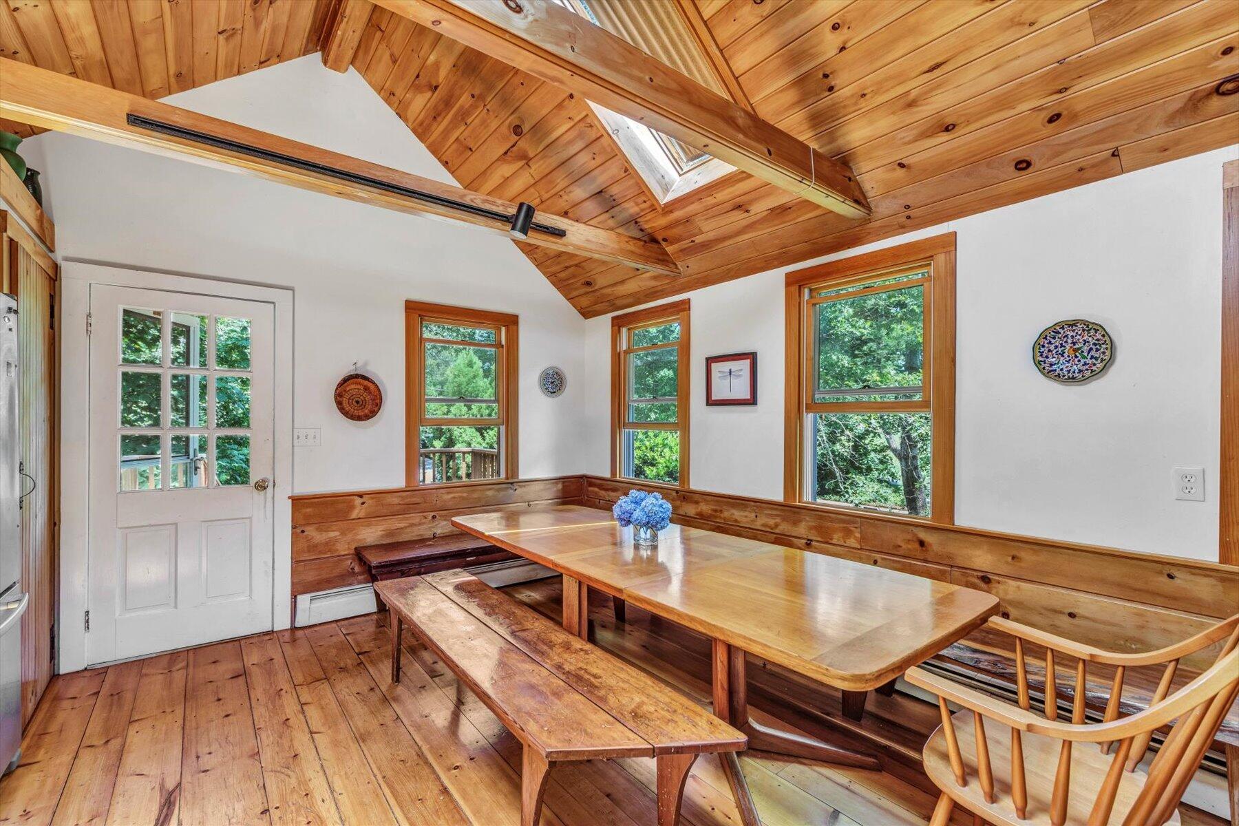 60 Quissett Avenue