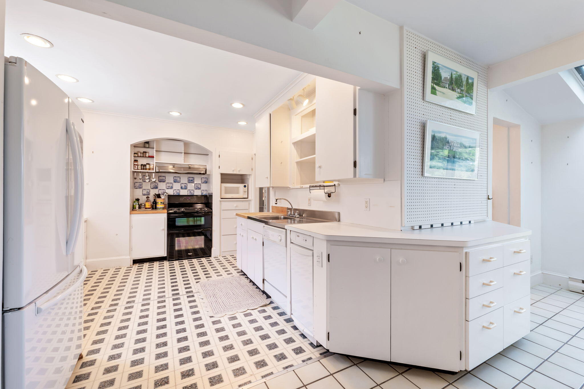 32 Chapoquoit Road