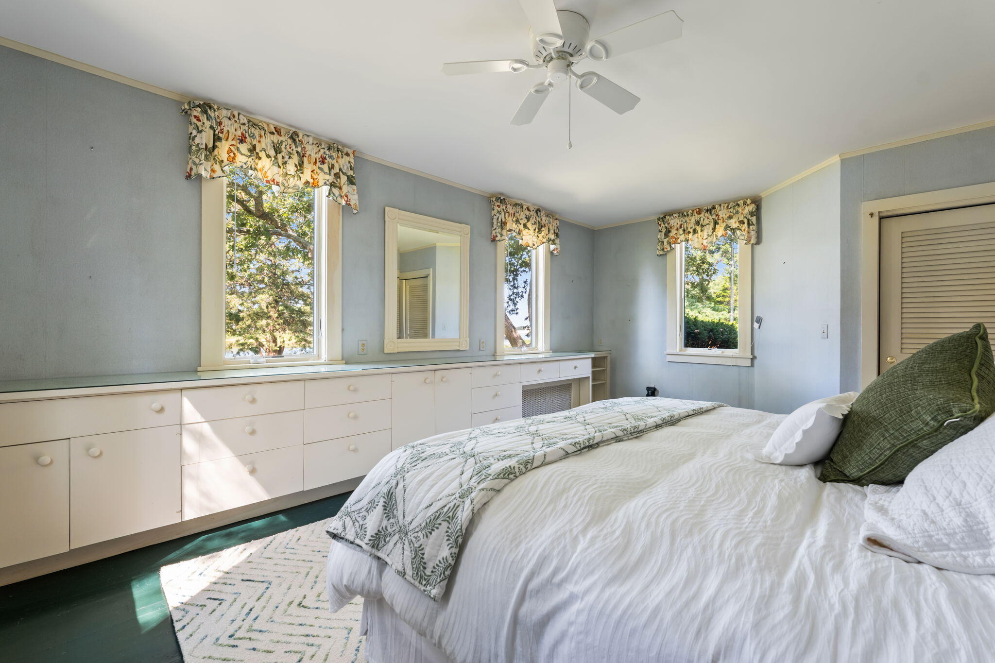 32 Chapoquoit Road